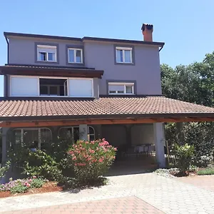 Julia Nocleg ze śniadaniem