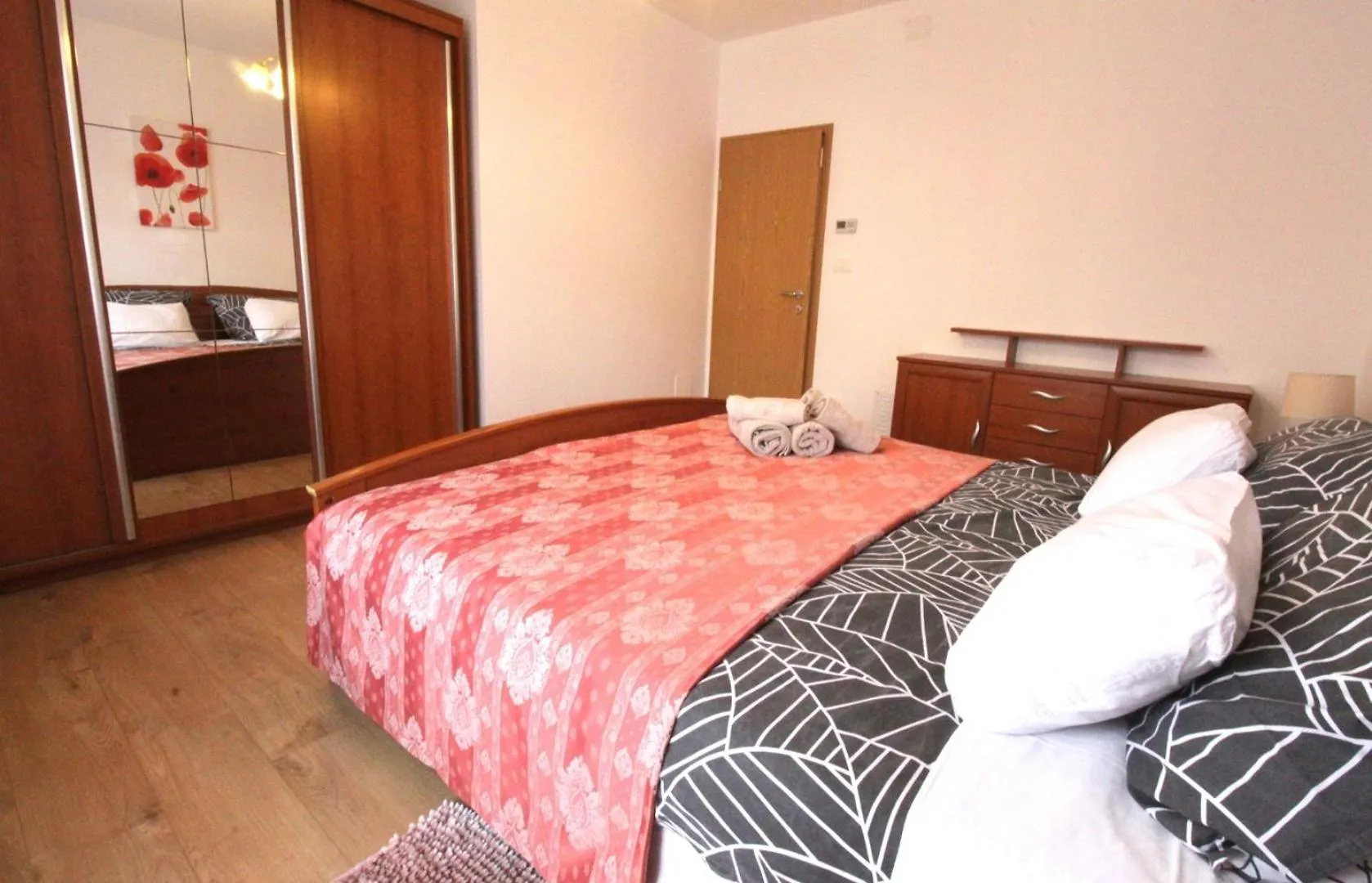 Apartments Tre Pini Seget  Croatia