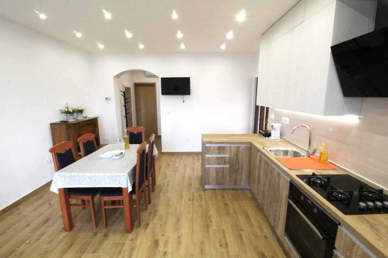 Apartments Tre Pini Seget  0*, Seget (Umag)