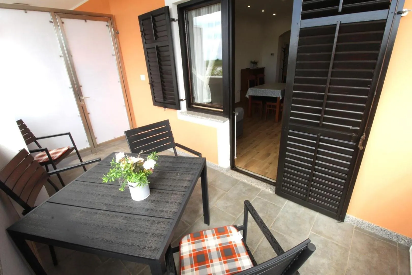 Apartments Tre Pini Seget  Guest house
