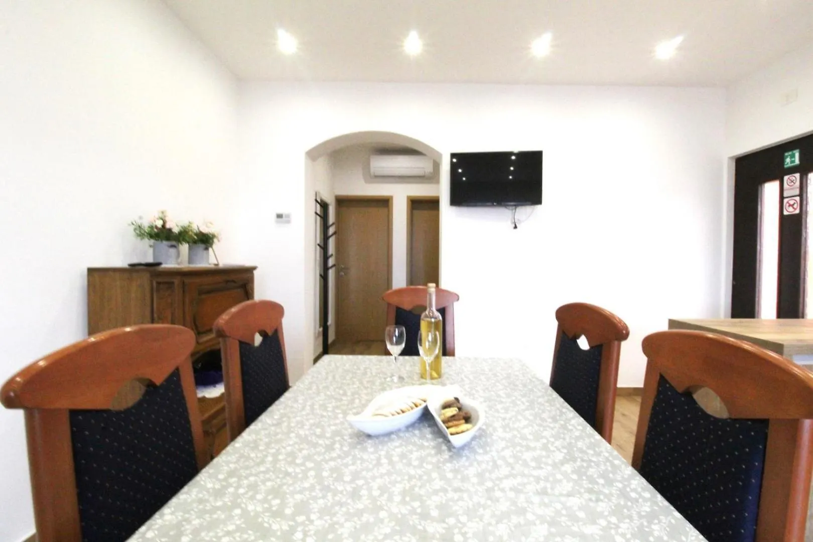Apartments Tre Pini Seget  0*, Seget (Umag) Croatia